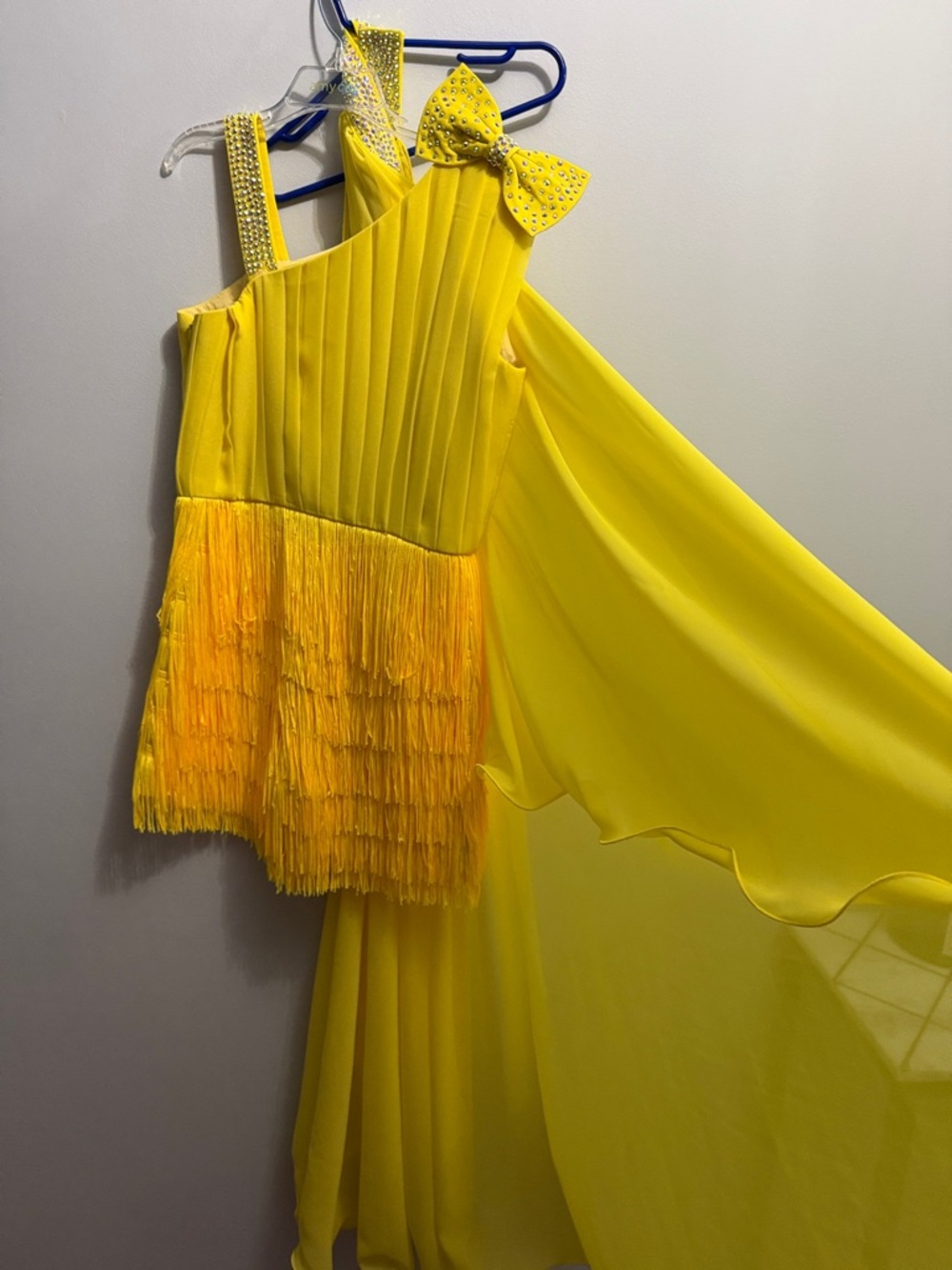 Yellow Fringe One-Shoulder romper  with Draped Train